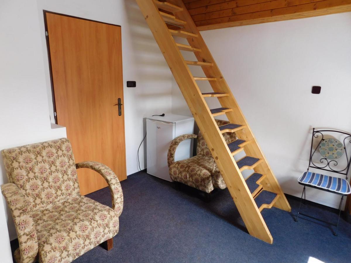 Pension U Mojmira Рокицани Экстерьер фото